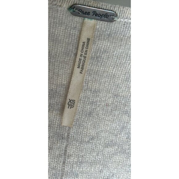 Free People 100% Cashmere Cardigan Lagenlook Oversized Pale Gray Size XS - Picture 11 of 11